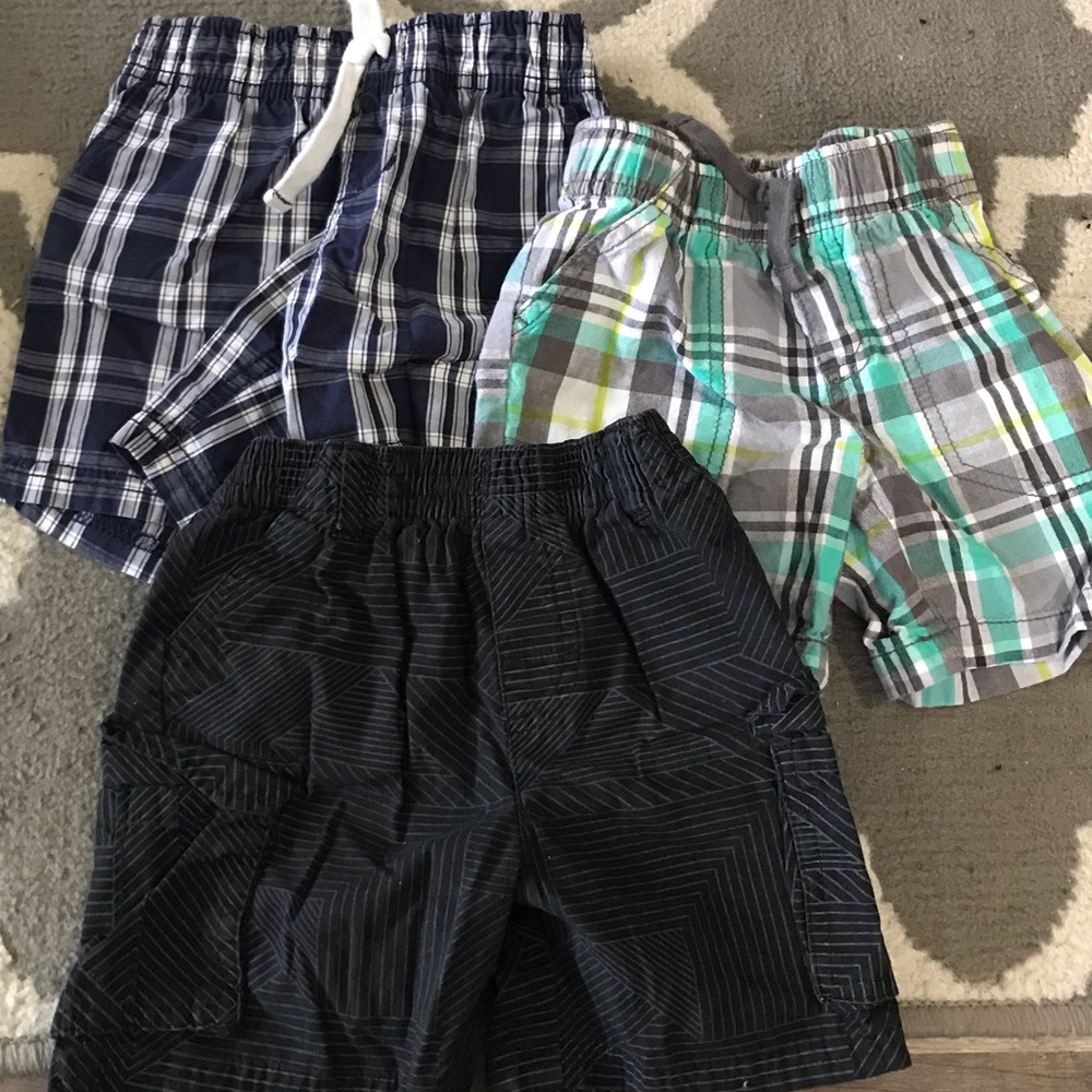 Lot of 4 pair baby boys shorts- size 24 months